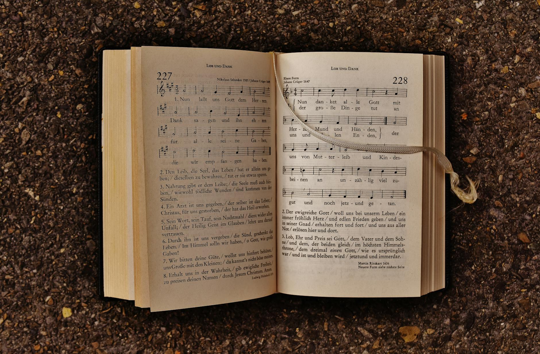 「群青」歌詞の全体テーマを読み解く