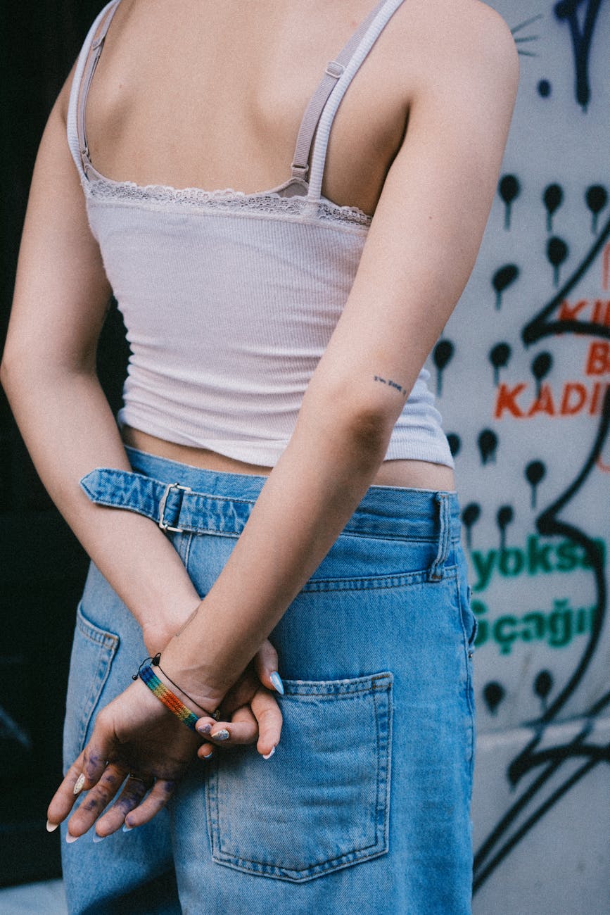 タイトル「Blue Jeans」に込められた意味とモチーフ